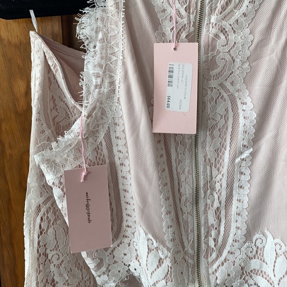 2 piece lace skirt and crop top set - Picture 4 of 4